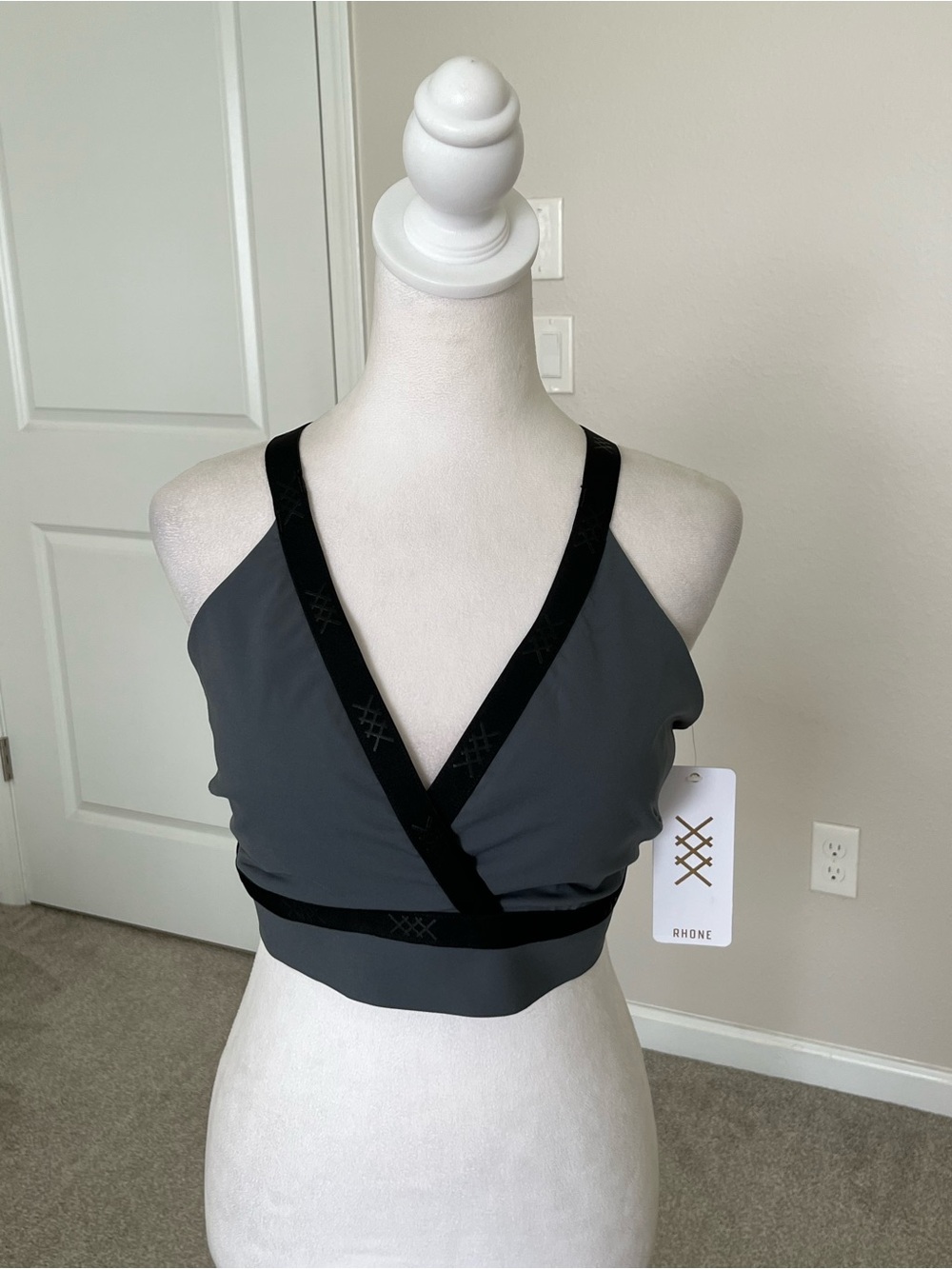 NWT RHONE Branded Hi-Firm Charcoal Gray and Black Wrap Sports Bra Size XXL